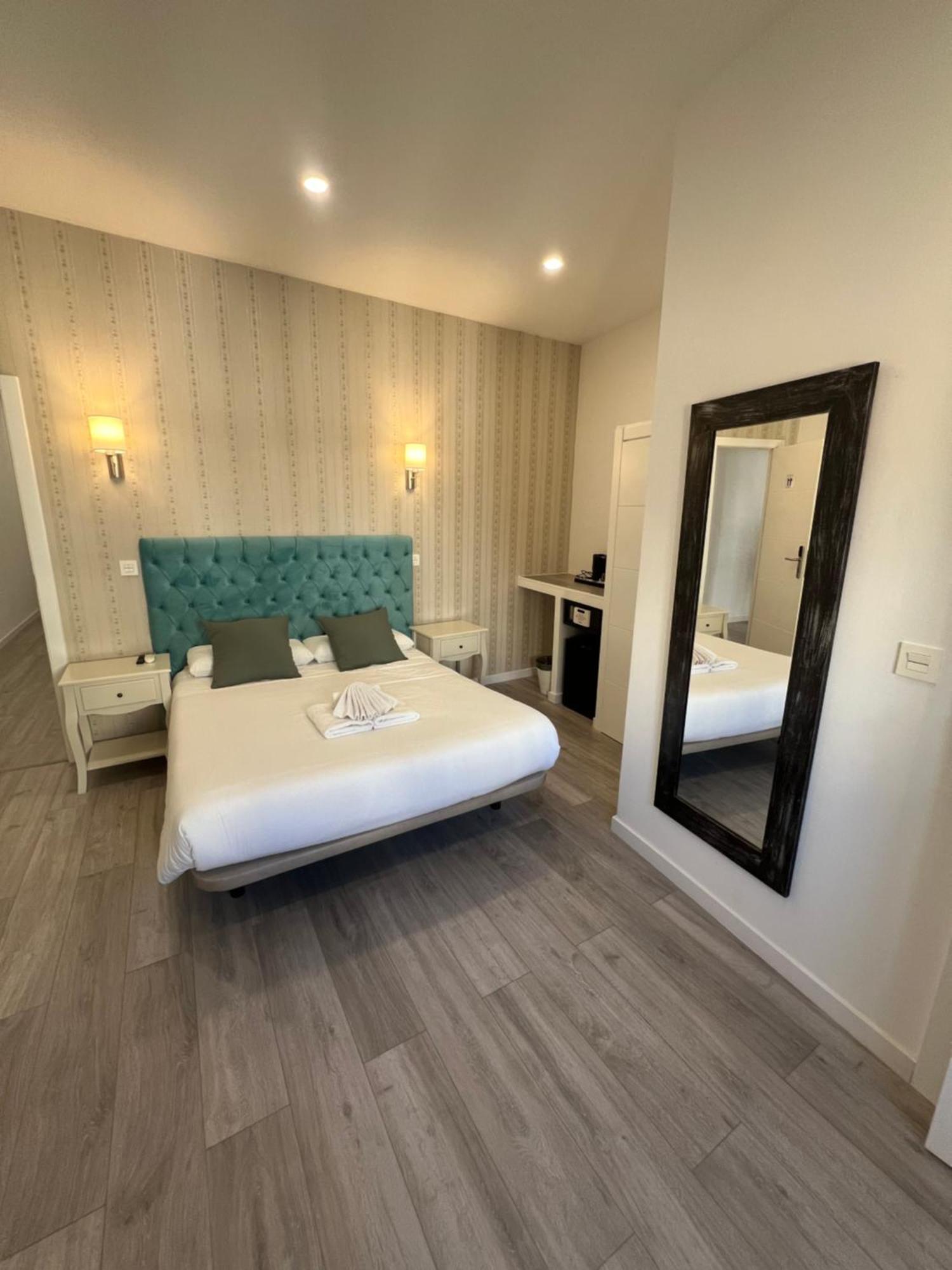 Hostal Galaico Madrid Luaran gambar