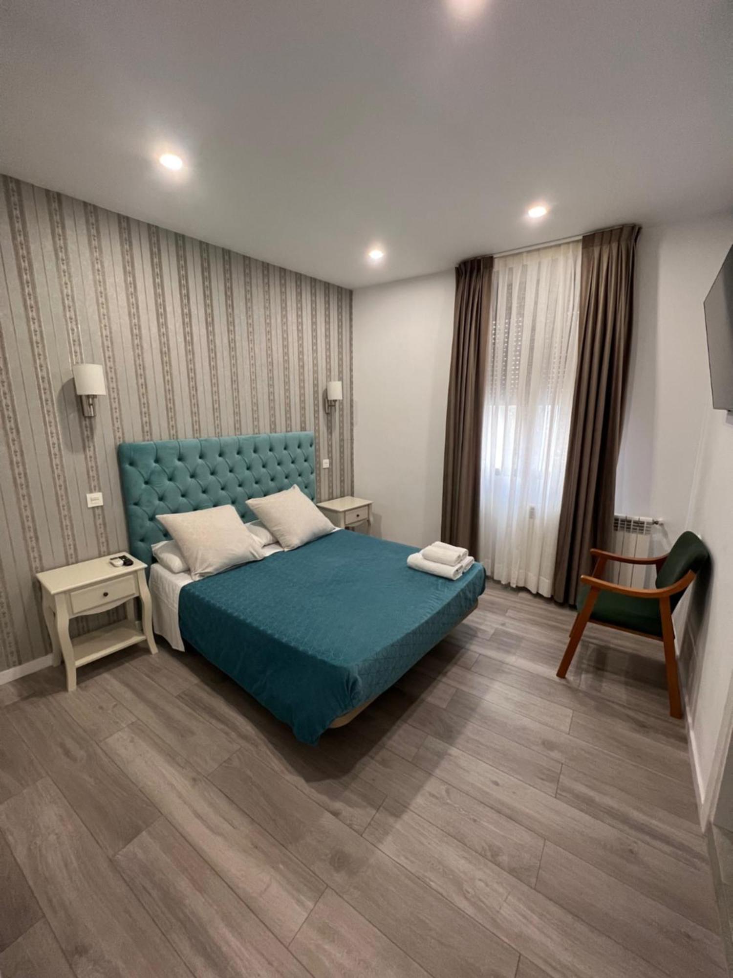Hostal Galaico Madrid Luaran gambar