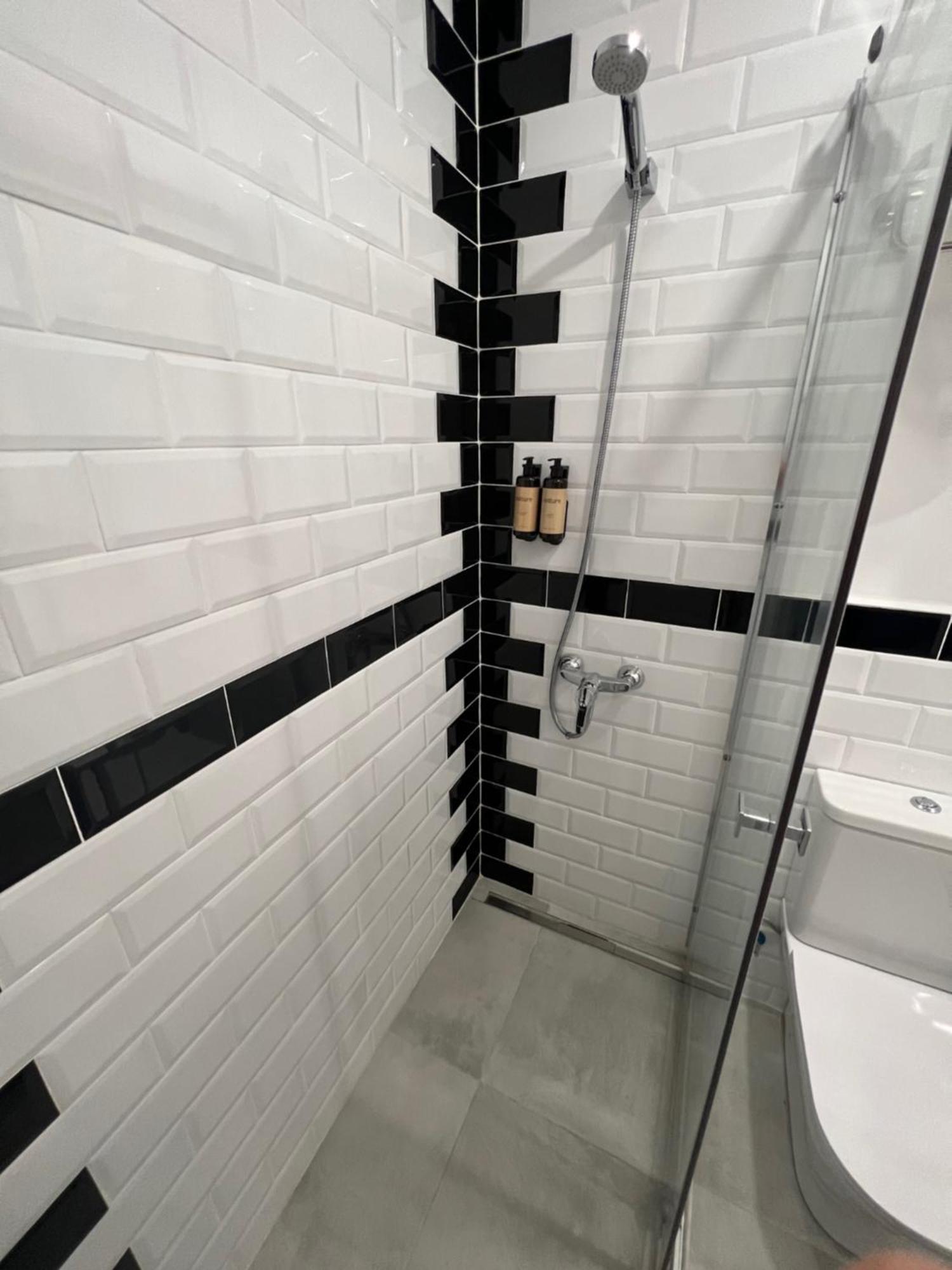 Hostal Galaico Madrid Luaran gambar